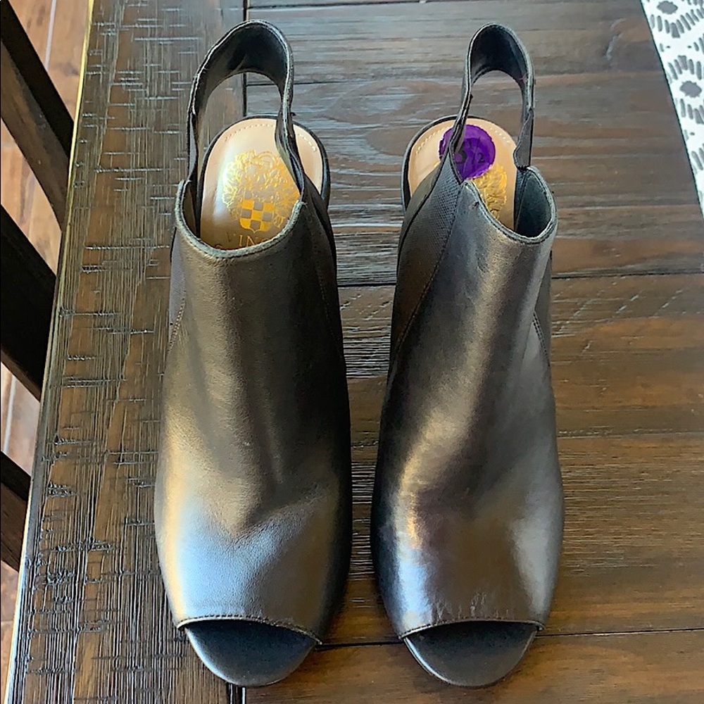 NWOB Vince Camuto VP Kylie Heels